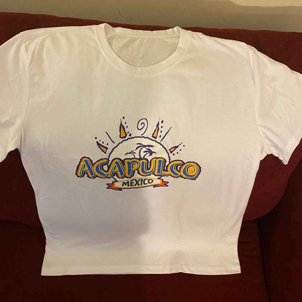 NWT Graphic Acapulco T-Shirt Short Sleeve